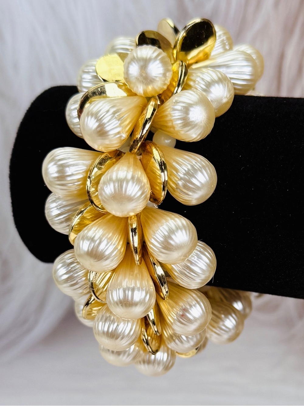 Vintage goldtone and faux pearl large chunky statement stretch bracelet